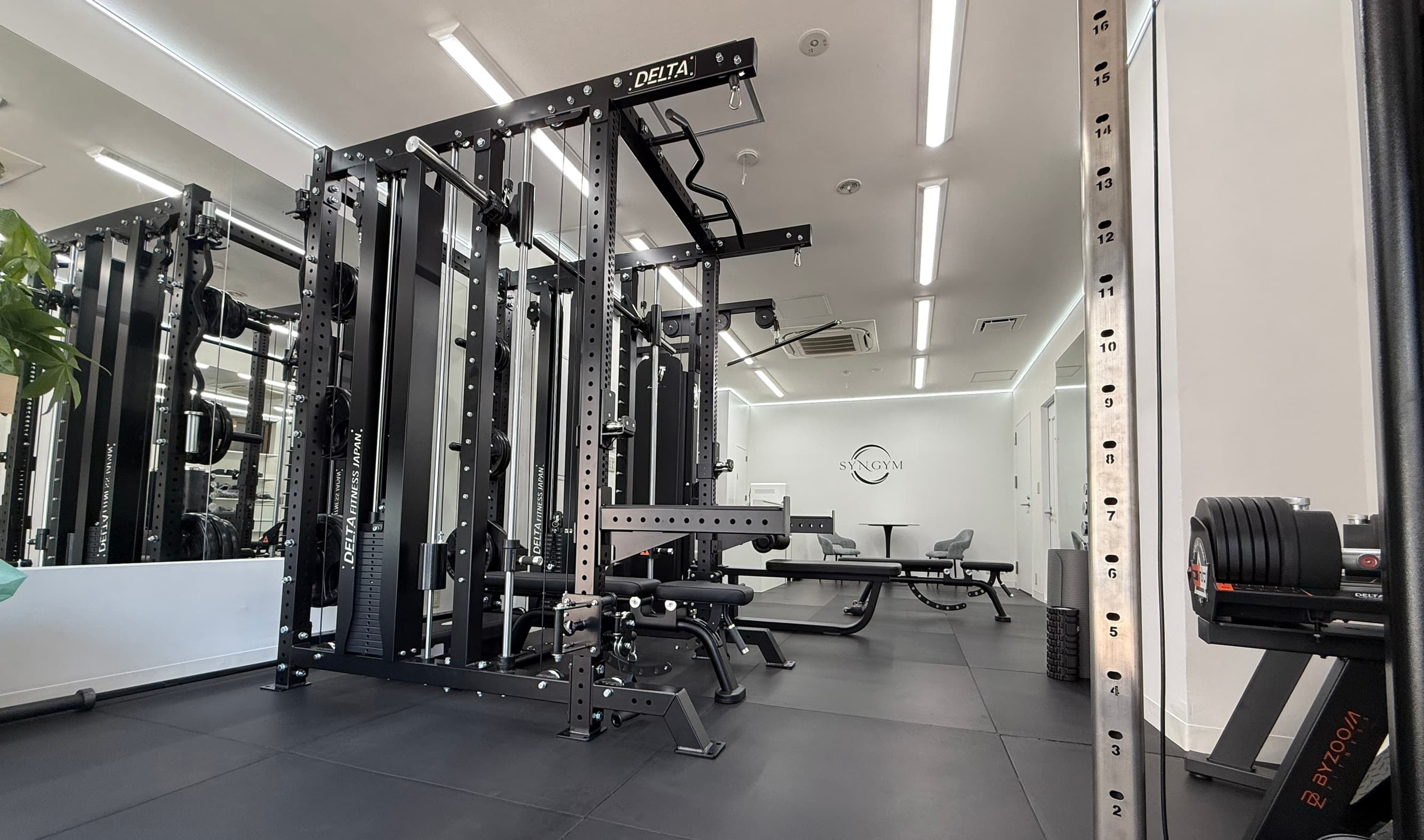 SYNGYMの上質なトレーニング空間